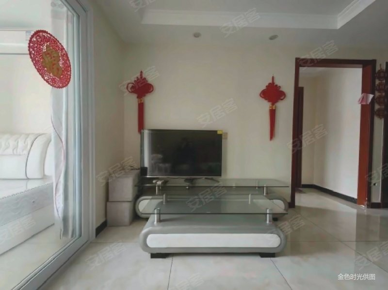 润景园 集中供暖 南向采光好 中间楼层 板楼 精装可