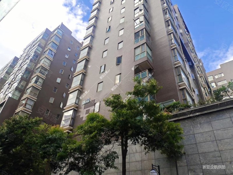 小高层香樟俊园132平225万东西精装4房