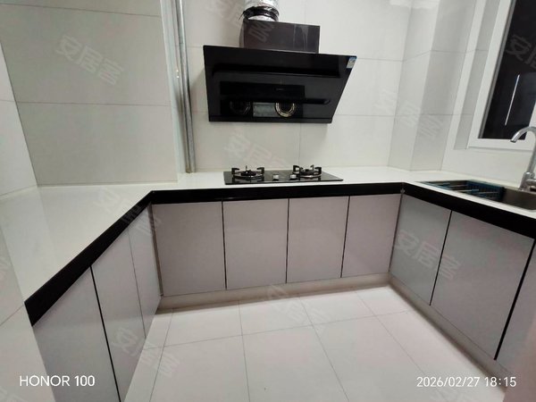 徐州新沂建邺路高铁花园高铁花园电梯精装三室两厅一卫1300月家具家电齐全拎包入住出租房源真实图片