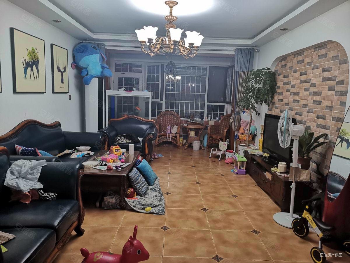 欧洲花园3室2厅1卫129㎡南北88万