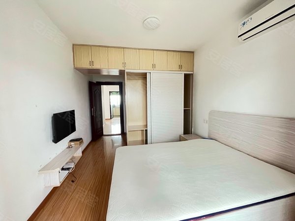 杭州余杭老余杭江南雅居余杭镇中心带电梯两房带大阳台随时看房出租