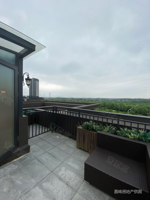 海伦堡星悦(别墅)4室2厅3卫140㎡南北160万