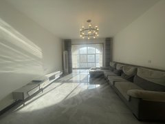 新乡原阳黄河大道香港城旁 精装3室 电梯地暖 配套齐全 看房方便出租房源真实图片