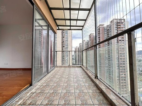 深圳宝安沙井景盛豪庭沙井中心路旁 景盛豪庭 大3房! 格局优雅 !