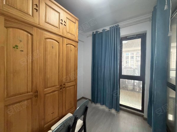 海宁长安镇农发区聚东德胜府德胜府，三室两厅一卫，燃气热水器，家具家电齐全，拎包入住出租房源真实图片