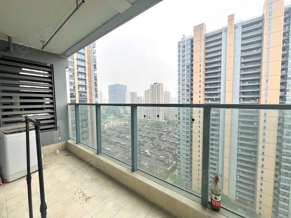 【多图】融信澜天(公寓住宅),良渚租房,三室住宅,采光刺眼五百米内