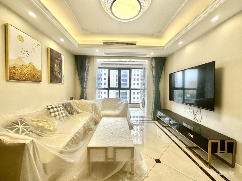 婚装  次新房 全南户型 采光充足 中间楼层 随时看房