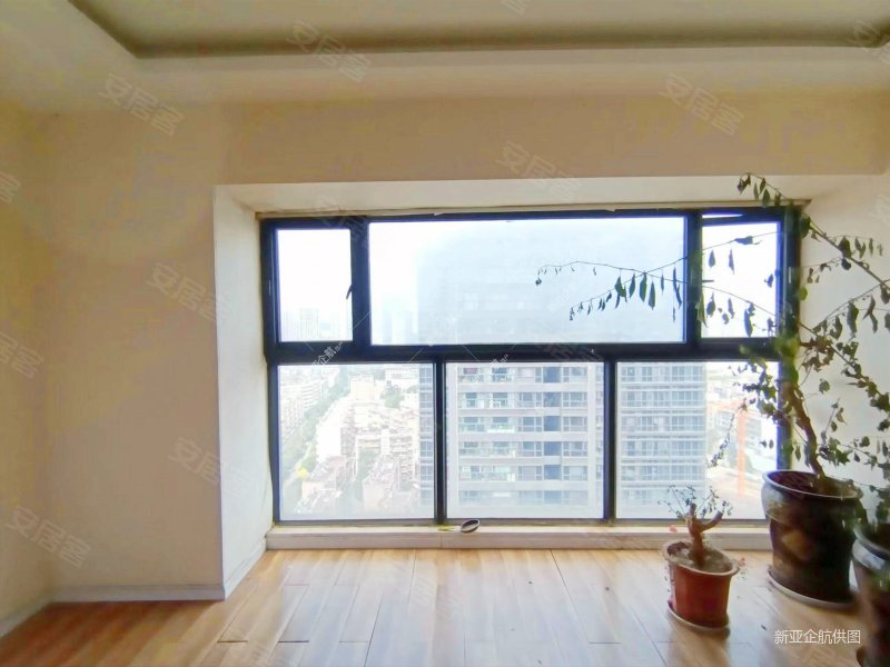 银海尚御 高楼层视野无遮挡 近地铁 环境好 满五 购物方便