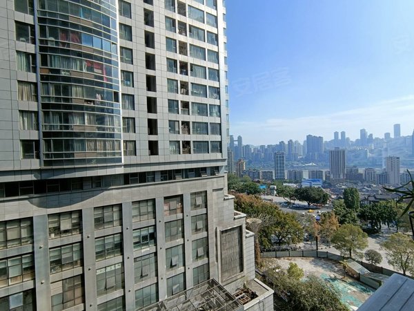 重庆渝中解放碑美力大厦较场口得意世界旁 精装两房出租 带外阳台