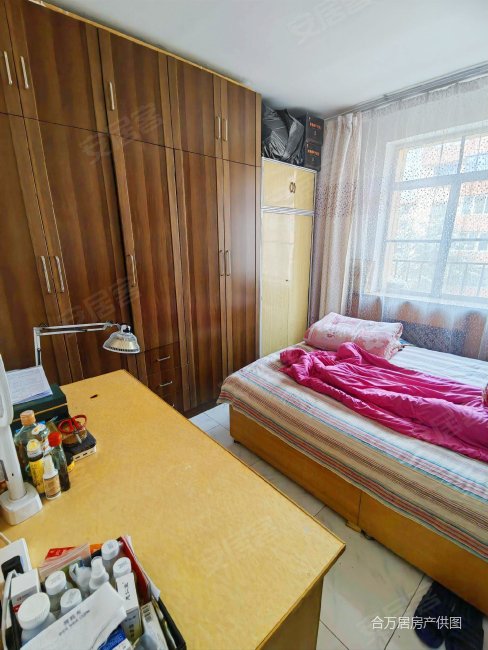 东苑小区 中间楼层 兰炼一小一中 小区院子大 户型好,兰州石化东苑