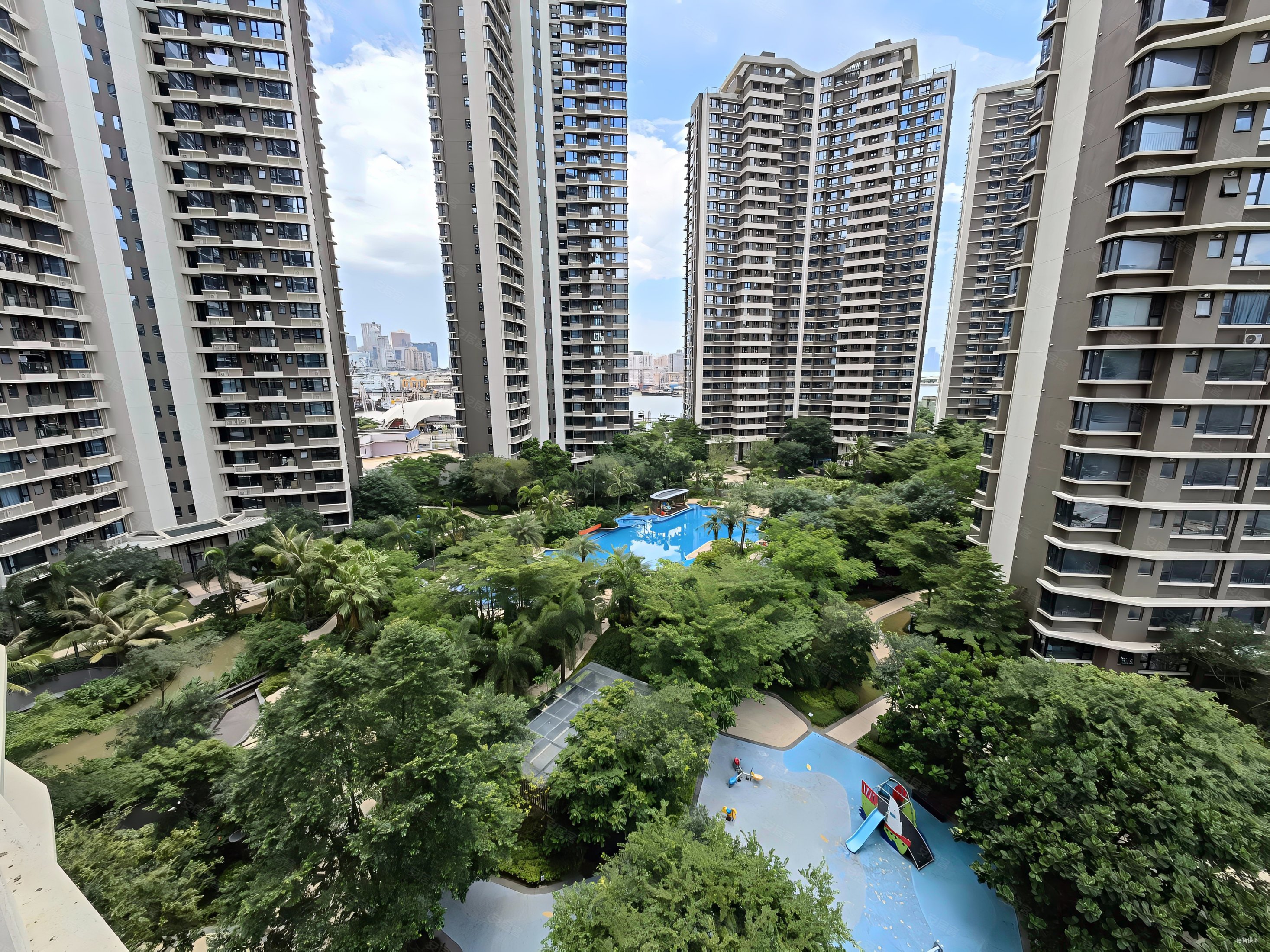 华发峰景湾精装3房2卫大阳台看园林保养如新好房子