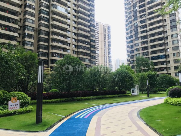 南宁兴宁区政府中海九玺有钥匙 看房方便 中海九玺 3室2厅2卫 配套