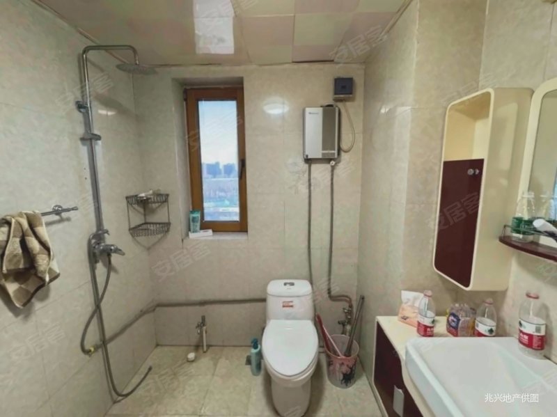 金隅7090双卫格局商圈成熟中间楼层采光好南北通透