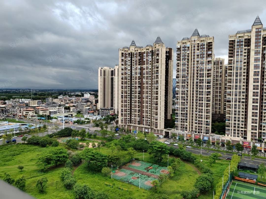 中洲天御花园三期4室2厅2卫138㎡南187万