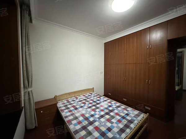 无锡滨湖胡埭富安花园a区富安花园a区 三室两厅卫生间多一个简单装修