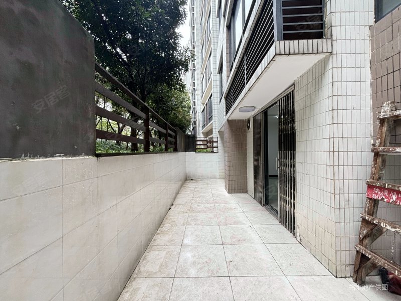 保利香雪山1楼带花园地下室近地铁口苏元万达