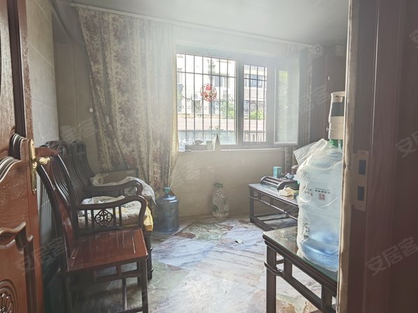 【多图】亚麦花园,浮山前租房,新上一楼带近200平大院 方正套四 家具