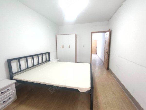 南京鼓楼许府巷工人新村(鼓楼区)工人新村低楼层两室整租,民用水电