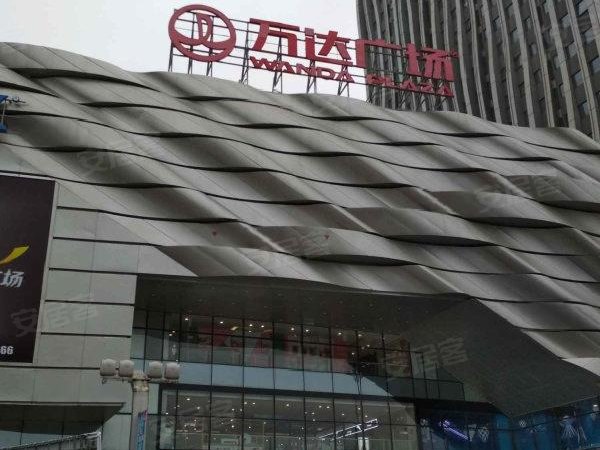 湛江开发区万达万达公寓(赤坎)亲自实勘(万达广场)豪装四房 设置时尚