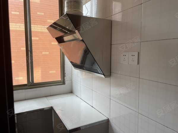 金华婺城婺城江南王下滩街41号楼江南公商城旁，去万达世贸都很方便，便宜租，月租也行出租房源真实图片