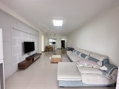 吉首吉首吉首城区家具家电都有可拎包入住 高新区精装大2房 视野开阔 户型周正出租房源真实图片