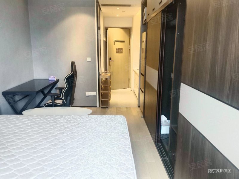 天隆寺地铁口 华为总部旁雨花客厅精装修公寓租金高 租期稳定