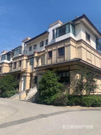 苏州花鸟市场林泉山庄双拼别墅全新装修未住人的位置