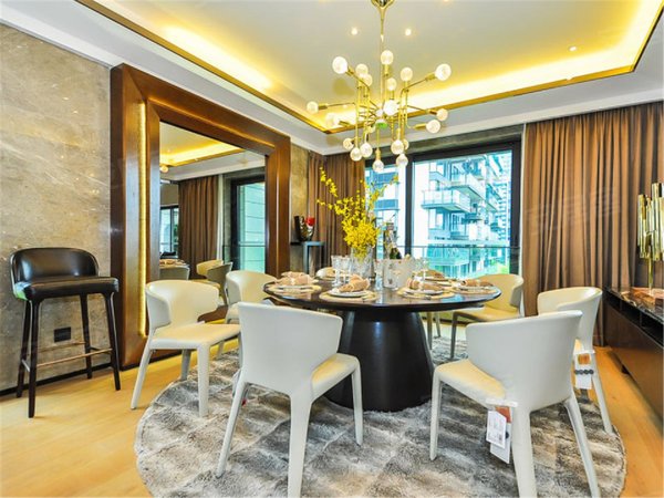 绿城黄浦湾.顶楼复式带露台.看房需提前预约.不接受临时约.