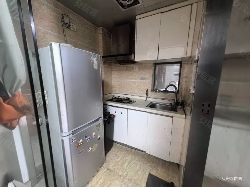 港澳8号正南朝向近医院小区新商品房临地铁