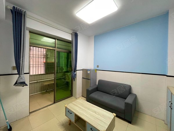 深圳龙华龙华中心区弓村(南区)4号线龙华清湖双地铁大润发汇海广场