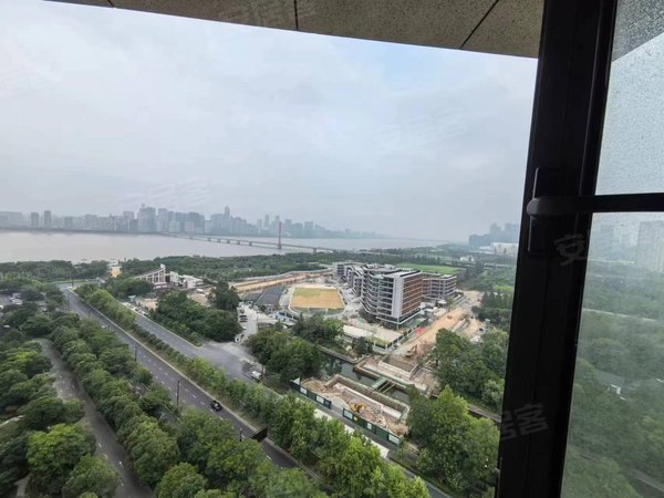 【多图】中海寰宇天下e区,区政府租房,底价出租精装修寰宇天下采光好