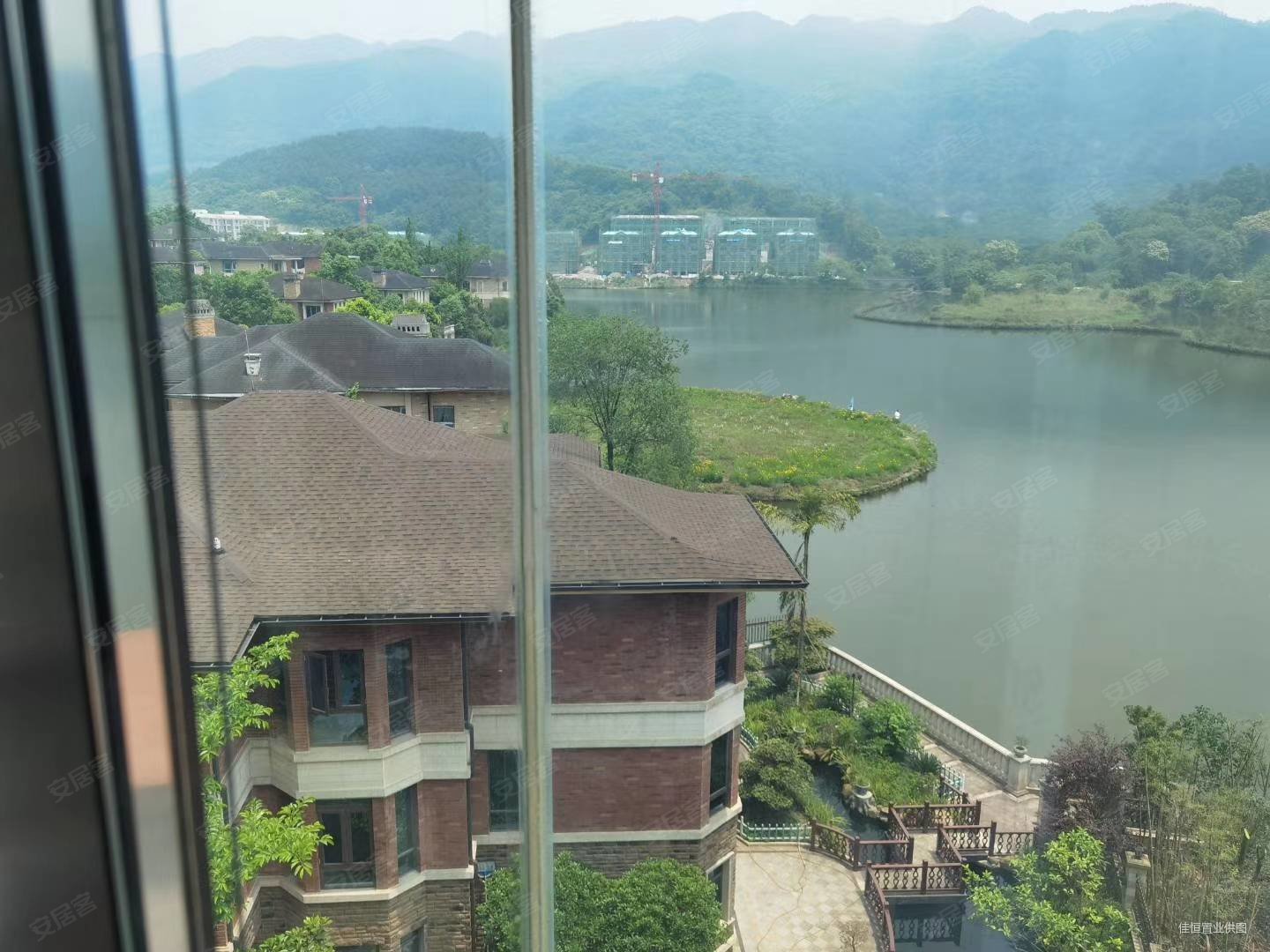 白云湖独栋大别墅三方大花园带地下室带大露台