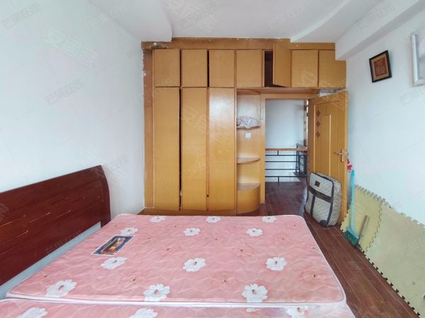 沈阳大东东中街龙溪花园东中街 龙溪花园 简单装修 拎包即住出租房源