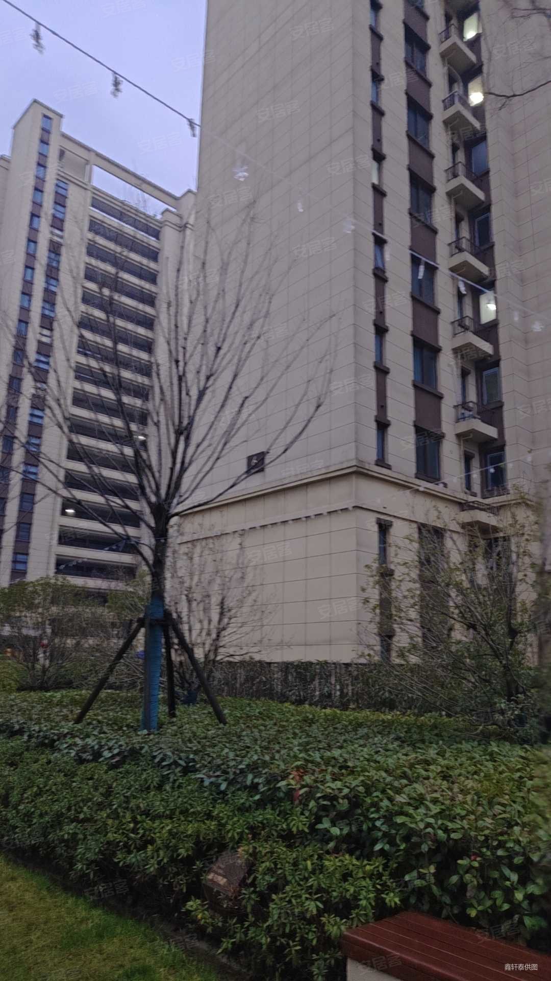 景瑞悦庭建业路15号3室2厅2卫1008平方米