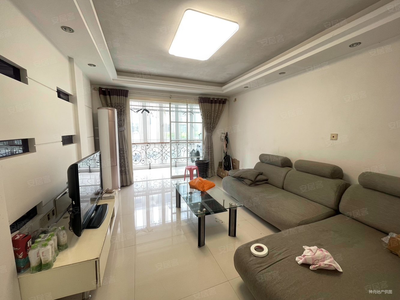 急售芦潮港两室两厅装修全送看房有钥匙