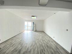 郑东新区CBD 中央商务区地铁口 大三室 空房出租 适合办公
