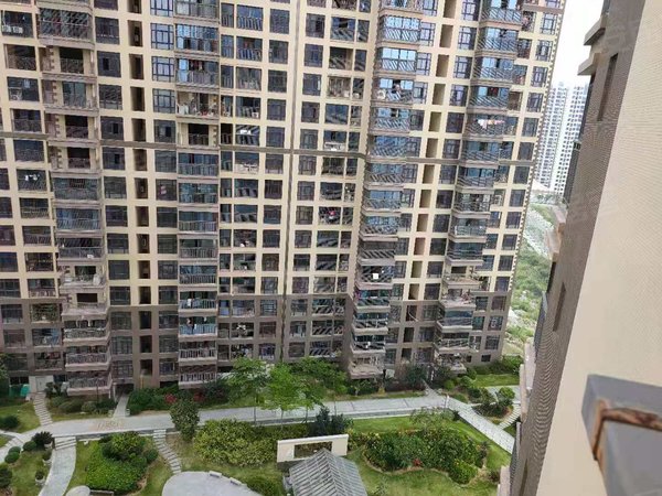 泉州晋江sm广场伴山御景伴山御景1500元押一付三 2室2厅2卫 45平出租