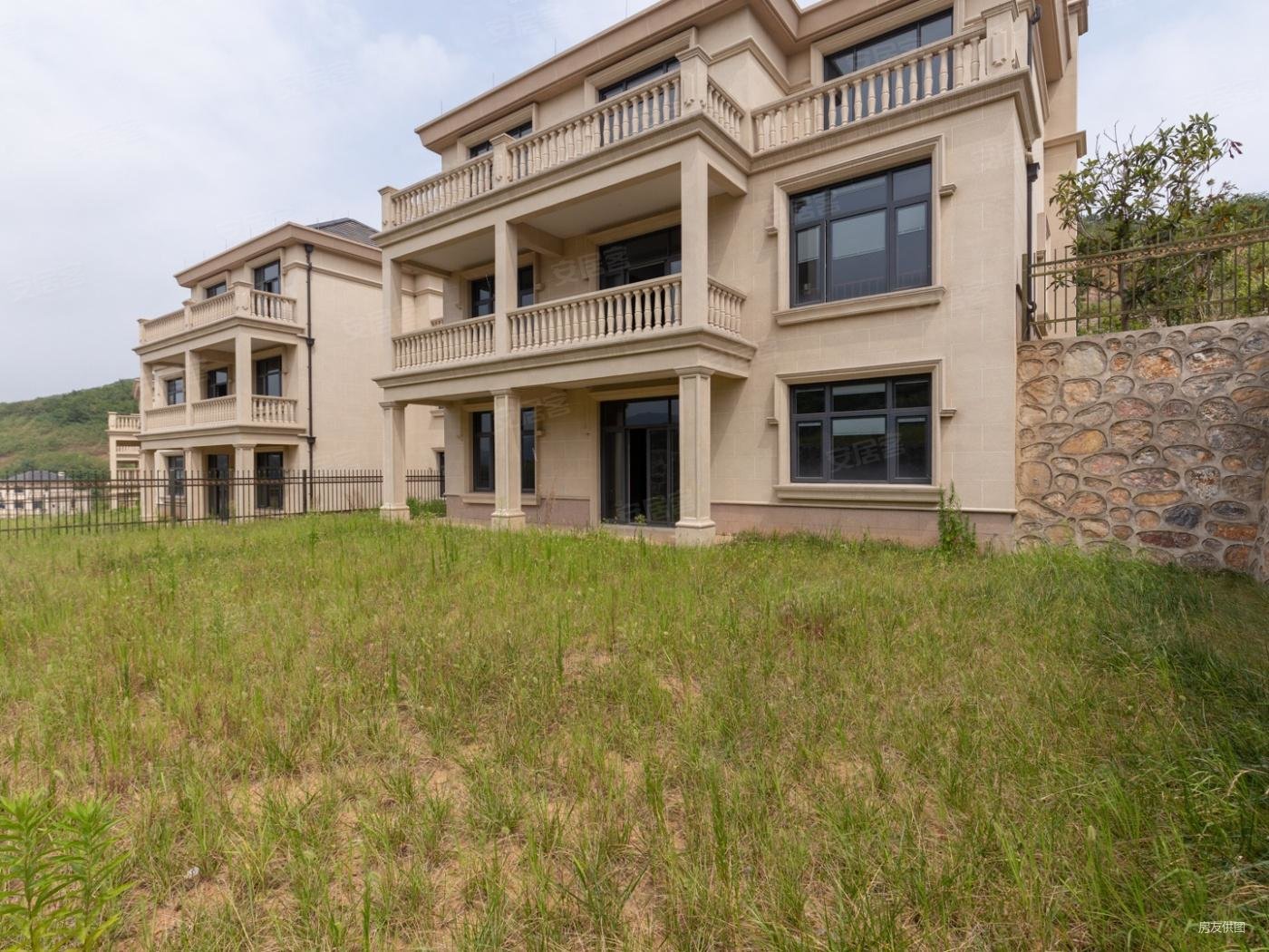 锦隆花园 御山墅 宝华山脚下,风景宜人,视野开阔,锦隆云山墅二手房