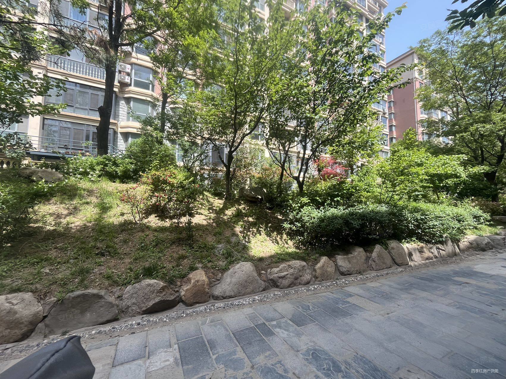 祥云花园3室2厅1卫135.24㎡南北189万