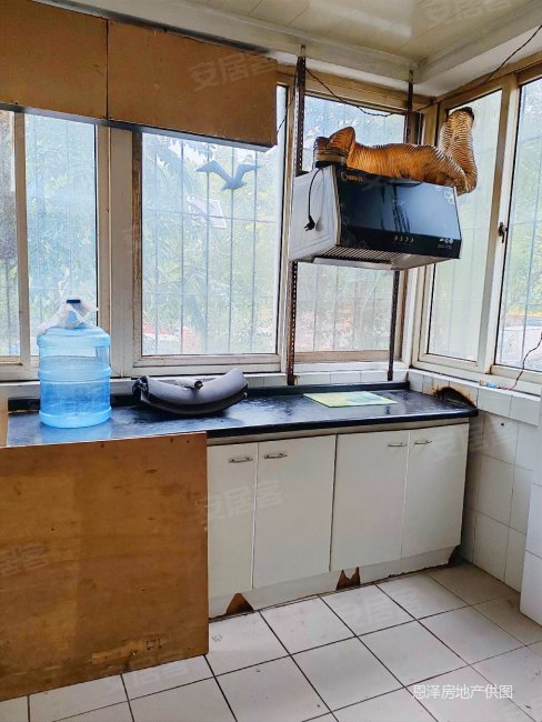 卧龙花园龙和苑