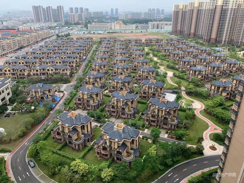 一线湖景 御城花园全新精装修三房 配高档家私电器诚意出售!