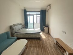 莱芜莱城莱城城区碧桂园南向朝阳，家具家电齐全，可押一付一出租房源真实图片