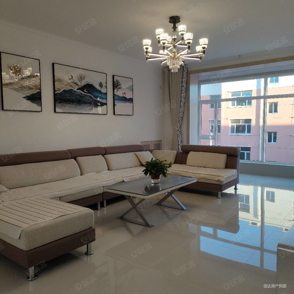 亿嘉名仕3室2厅1卫120㎡南北45万