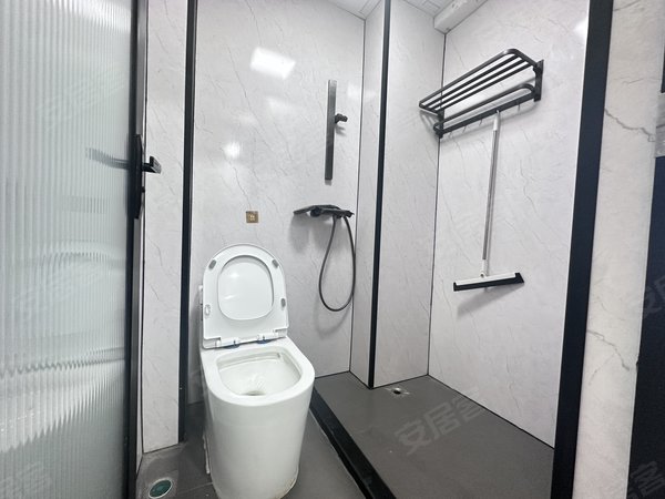 金华浦江县浦江城东一点红大道177号楼现场房東（无中介）压一付一，两室一厅，精装带电梯无物业好停车出租房源真实图片