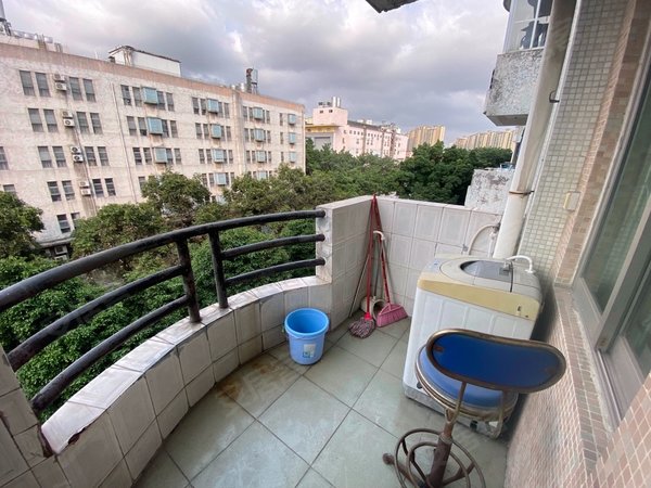 广州番禺大石上漖海滨花园海滨花园 中楼层两房出租 小区环境好 家私