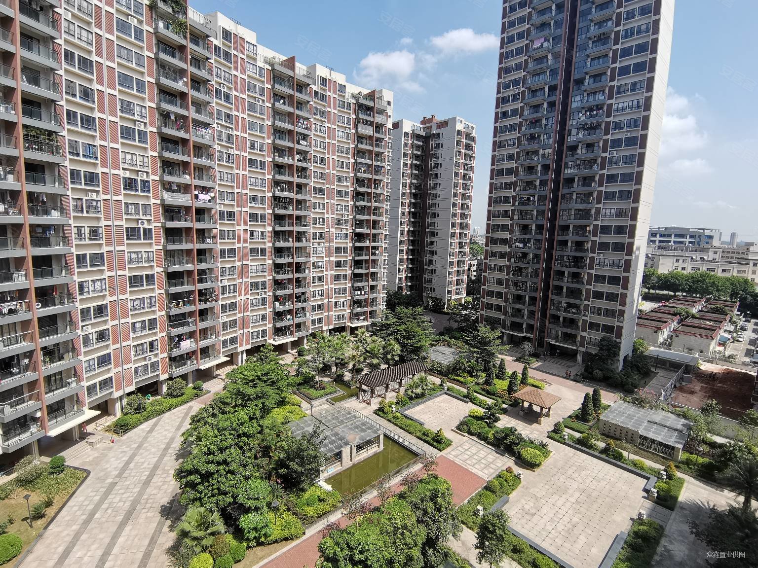 金田花园花域大两房出售,电联优5万,满五  不欠银行贷款