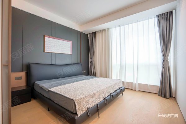 誉峰遇见2室2厅1卫68㎡东南77万