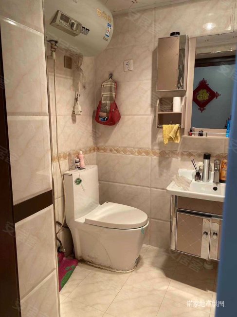 波菲蓝岛 产权清晰 出行方便 有电梯 小区新 临地铁