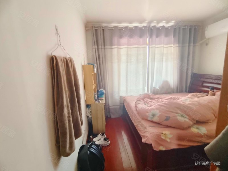 华锦苑3房 近龙湖 中间楼层带电梯 小区环境好,华