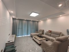 桂林叠彩中山北路南洲大桥 国奥城小区电梯精装3房出租 全新装修 家具家电齐全出租房源真实图片